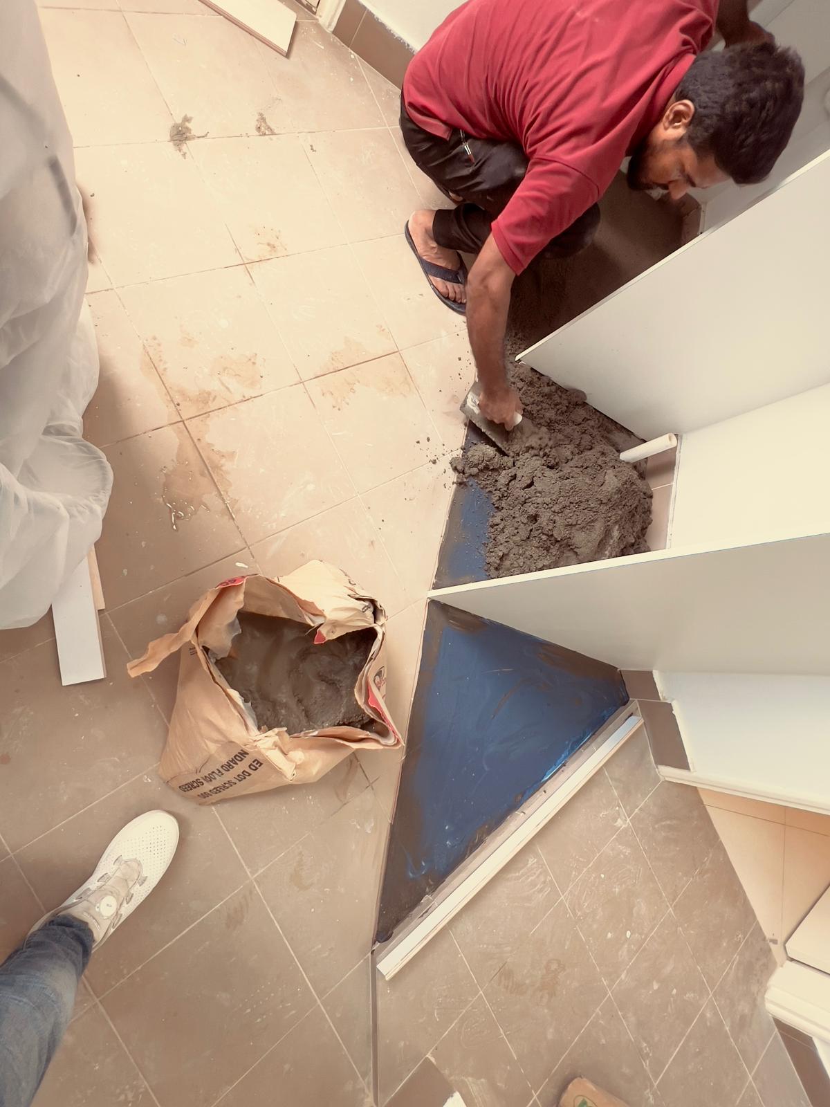 Preparing and making equipments for plastering service